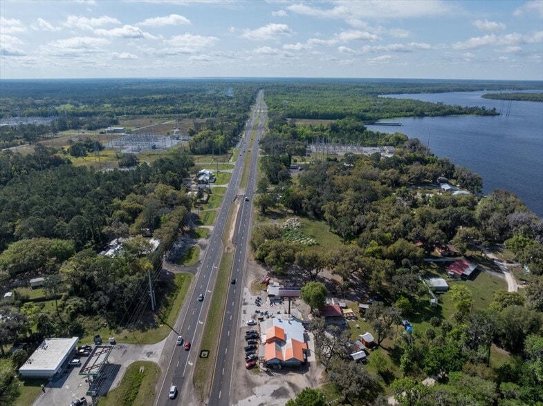 More Photos Of 337 S US Highway 17, East Palatka General Retail For Sale