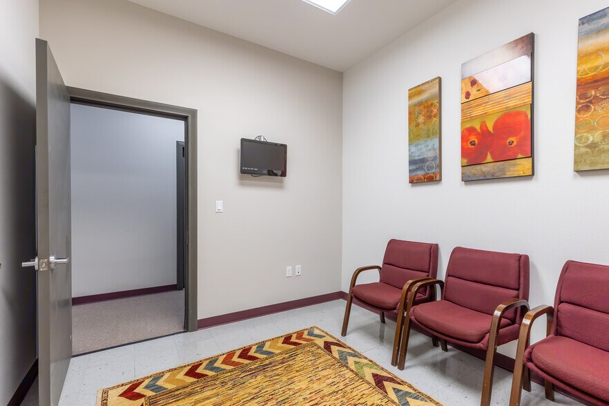More Photos Of 1302 N Shepherd Dr, Houston Medical For Lease