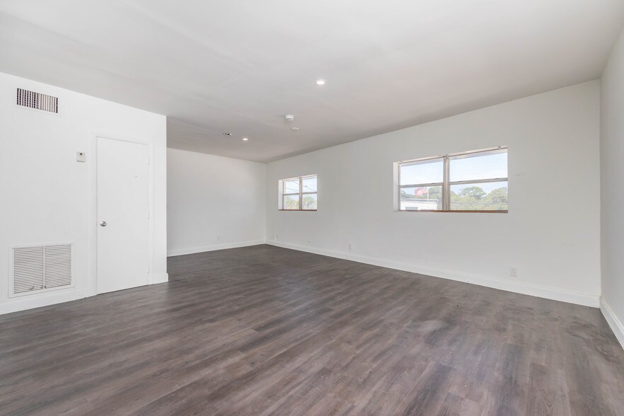 More Photos Of 1311-1401 S Dixie Hwy E, Pompano Beach Freestanding For Lease