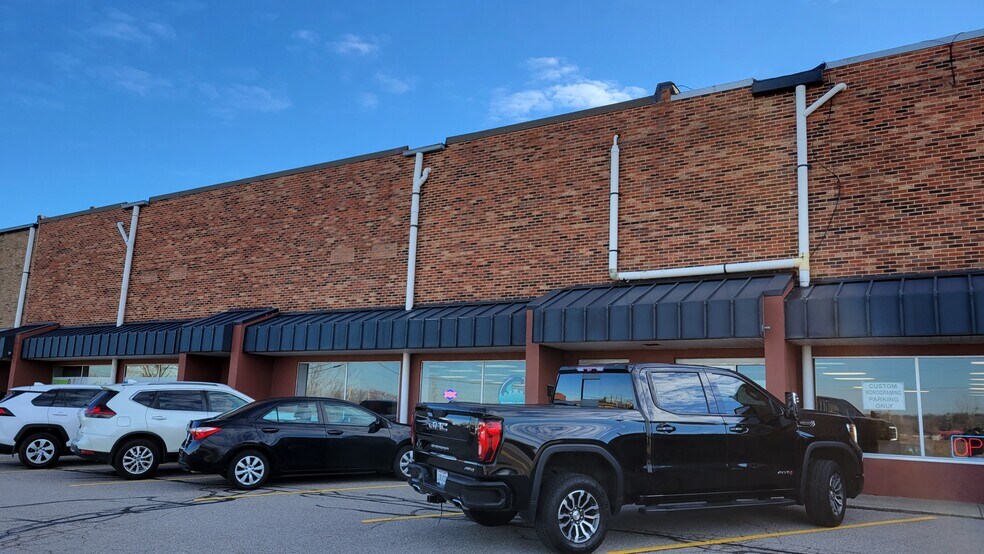 More Photos Of 7501-7537 Mentor Ave, Mentor General Retail For Lease