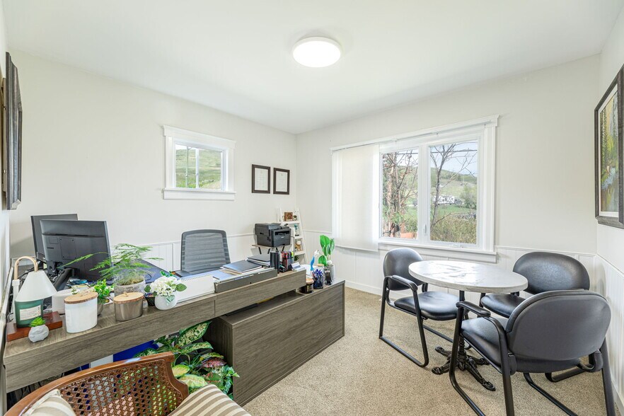 More Photos Of 313 Ross Av, Cochrane Medical For Sale