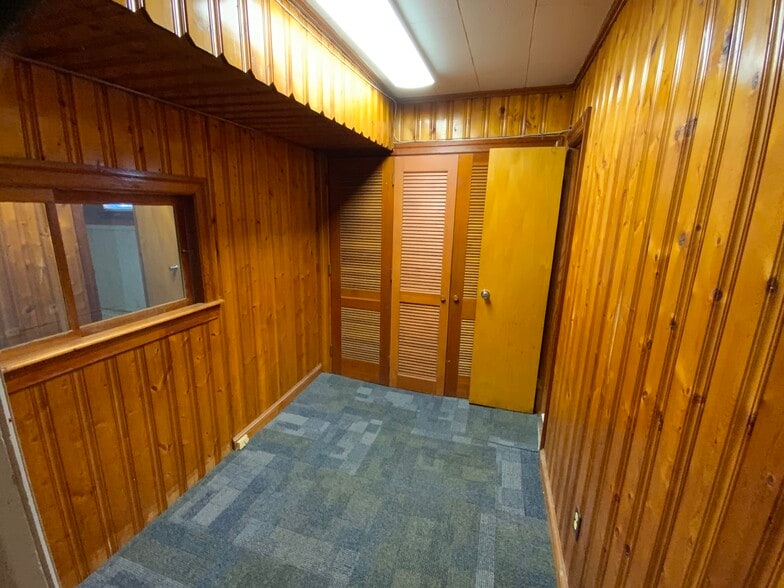 More Photos Of 801 Erwin Rd, Dunn Office For Sale