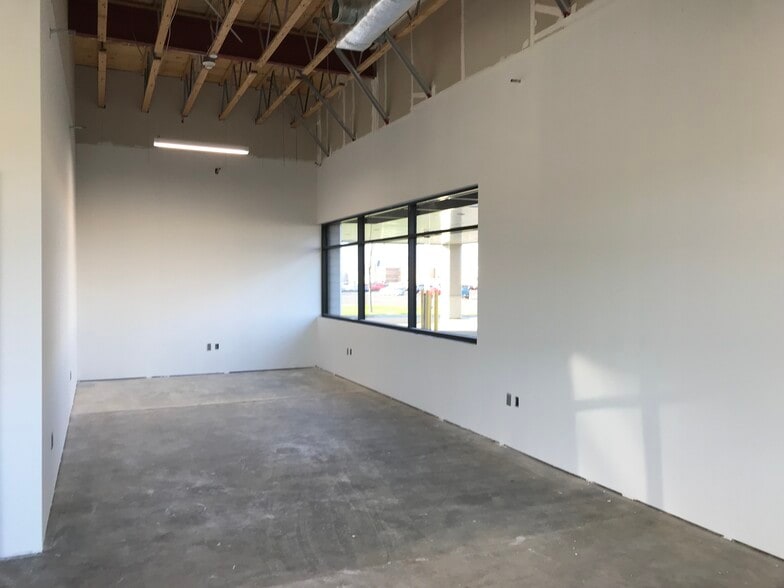 More Photos Of 1250 Highway 15 S, Hutchinson Office For Lease
