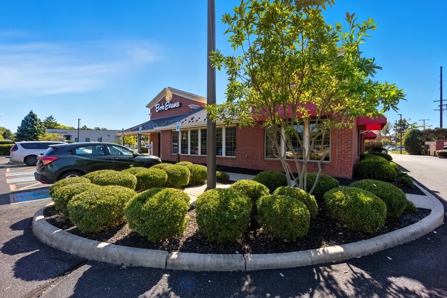 More Photos Of 23 Huber Village Blvd, Westerville Restaurant For Sale