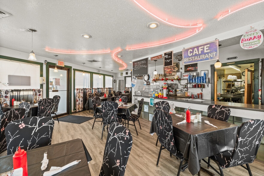 More Photos Of 601 Main St, Junction City Restaurant For Sale