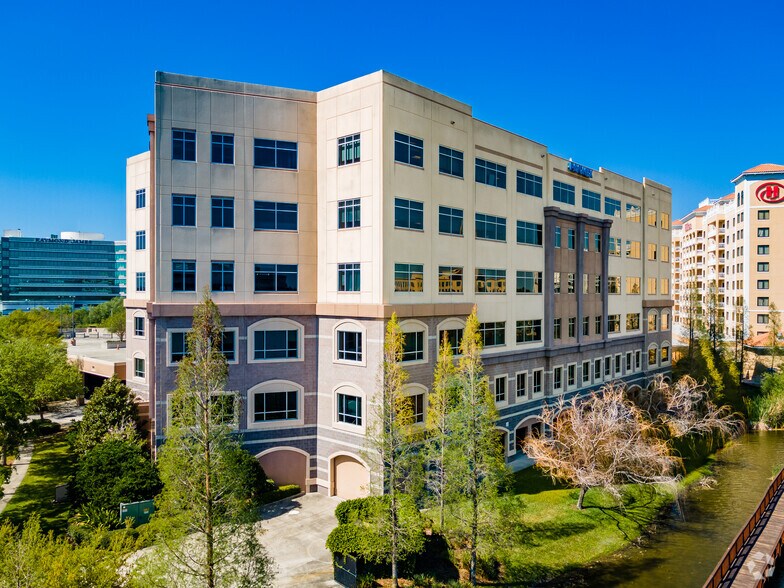 More Photos Of 970 Lake Carillon Dr, Saint Petersburg Office For Lease