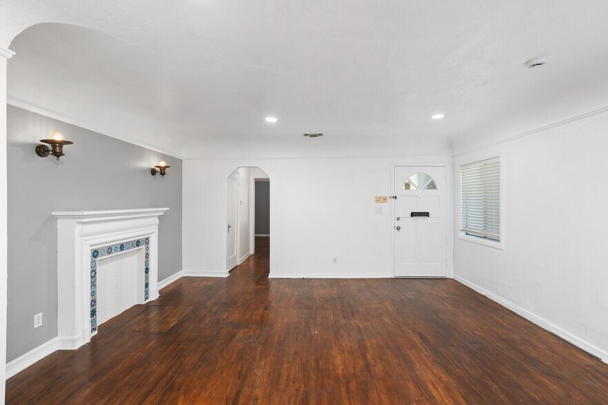 More Photos Of 934 N La Jolla Ave, West Hollywood Apartments For Sale