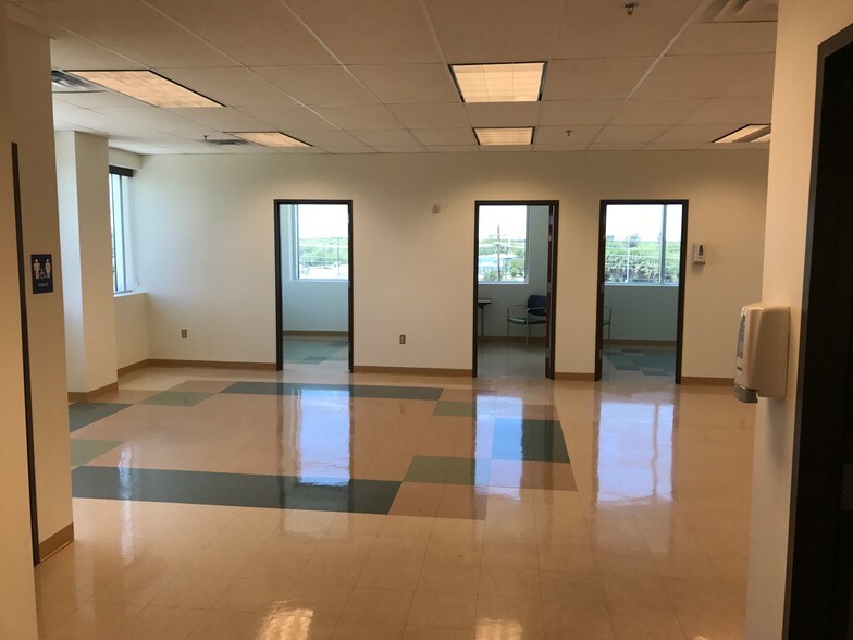 More Photos Of 5700 N Exp 77/83, Brownsville Medical For Lease