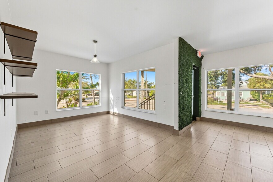 More Photos Of 3062 Beach Blvd S, Gulfport Freestanding For Sale