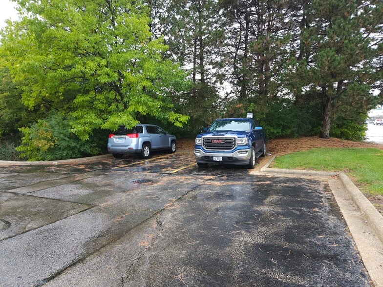 More Photos Of 825 W 75th St, Willowbrook Light Manufacturing For Sale