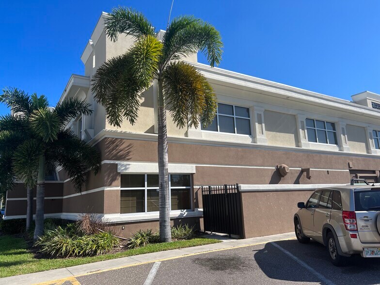 More Photos Of 501 S Lincoln Ave, Clearwater Medical For Lease