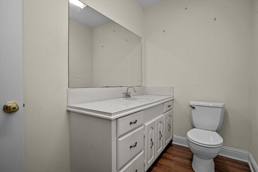 More Photos Of 806 S Timberland Dr, Lufkin Coworking Space