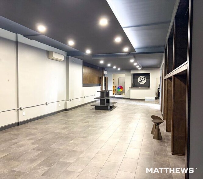 More Photos Of 17 Kent Ave, Brooklyn Storefront For Lease