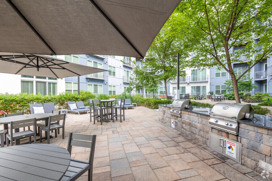 More Photos Of 9142 Richmond Hwy, Fort Belvoir Apartments For Lease