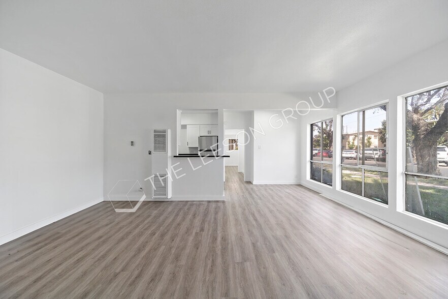 More Photos Of 128 E Wakefield Ave, Anaheim Apartments For Sale