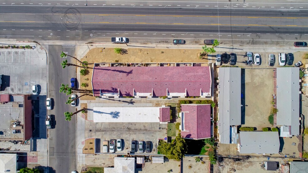 More Photos Of 43965 Towne St, Indio Apartments For Sale