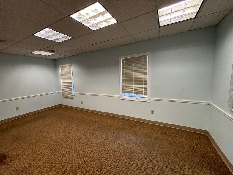More Photos Of 1789 Us-9, Clifton Park Storefront Retail Office For Lease