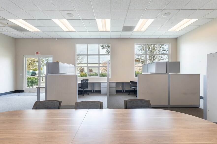 More Photos Of 600 American Way, Windsor Warehouse For Lease