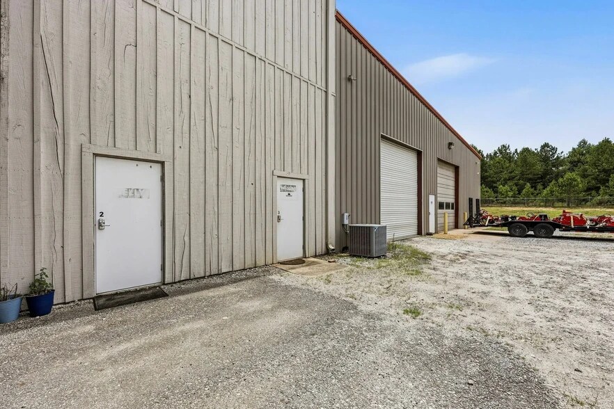 More Photos Of 4336 Cornelia Hwy, Lula Freestanding For Lease