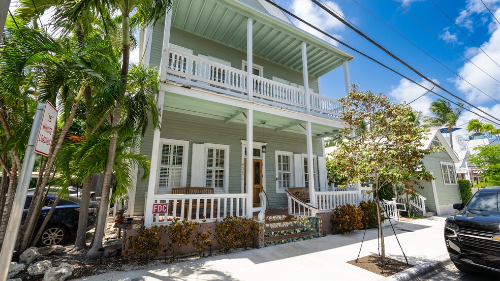 More Photos Of 525 United St, Key West Hotel For Sale
