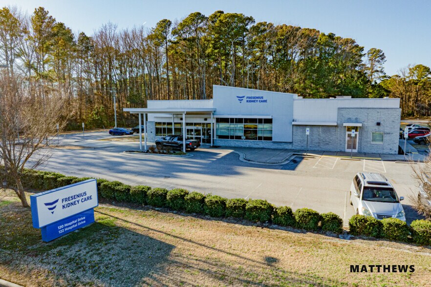 Primary Photo Of 122 Hospital Dr, Tarboro Healthcare For Sale
