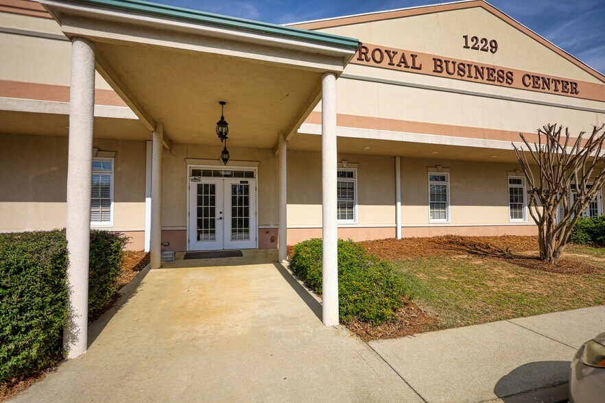 More Photos Of 1229 Royal Dr, Conyers Office For Sale