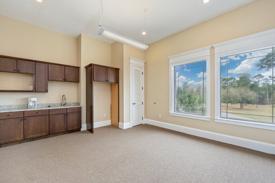 More Photos Of 3201 Heritage Plantation Blvd, Laurel Hill Office For Sale
