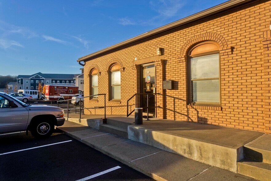 More Photos Of 55 Main St, Chicopee Storefront Retail Office For Lease