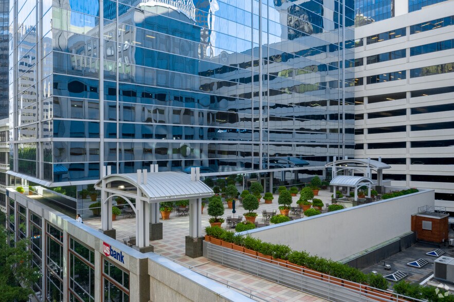More Photos Of 201 S Tryon St, Charlotte Office For Lease