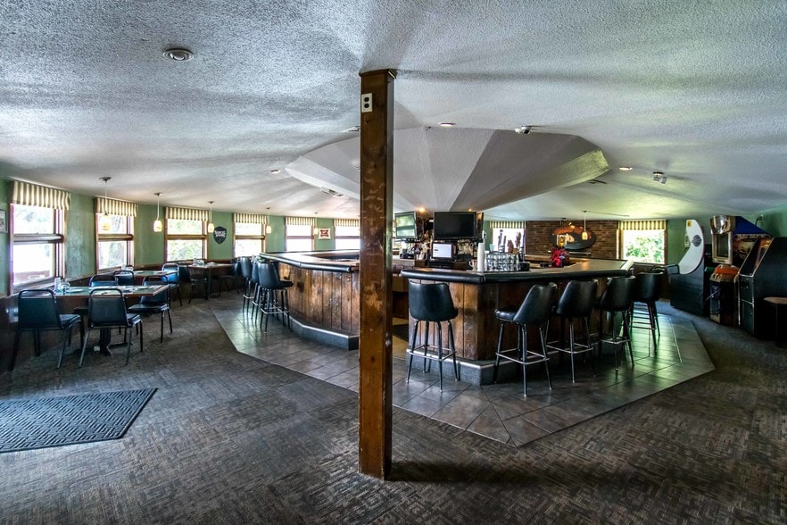 More Photos Of 141 Congamond Rd, Southwick Restaurant For Lease