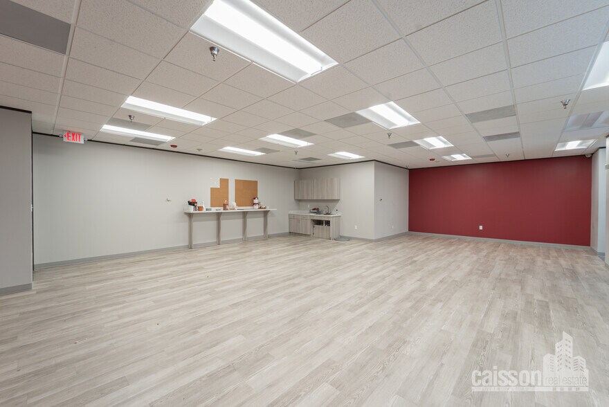 More Photos Of 15355 Vantage Pky W, Houston Office For Lease