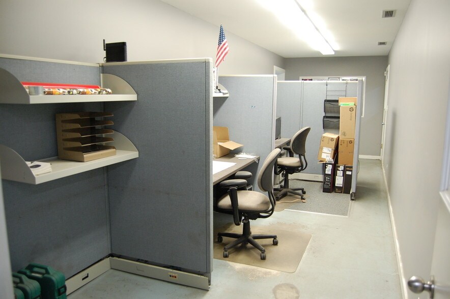 More Photos Of 2700 N Campbell Ave, Chicago Warehouse For Lease