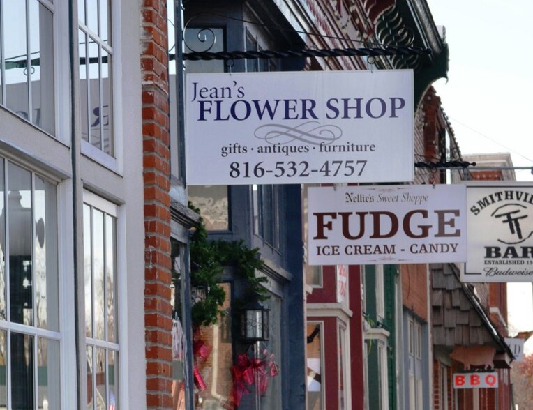 More Photos Of 1103 S US Highway 169, Smithville Storefront Retail Office For Lease