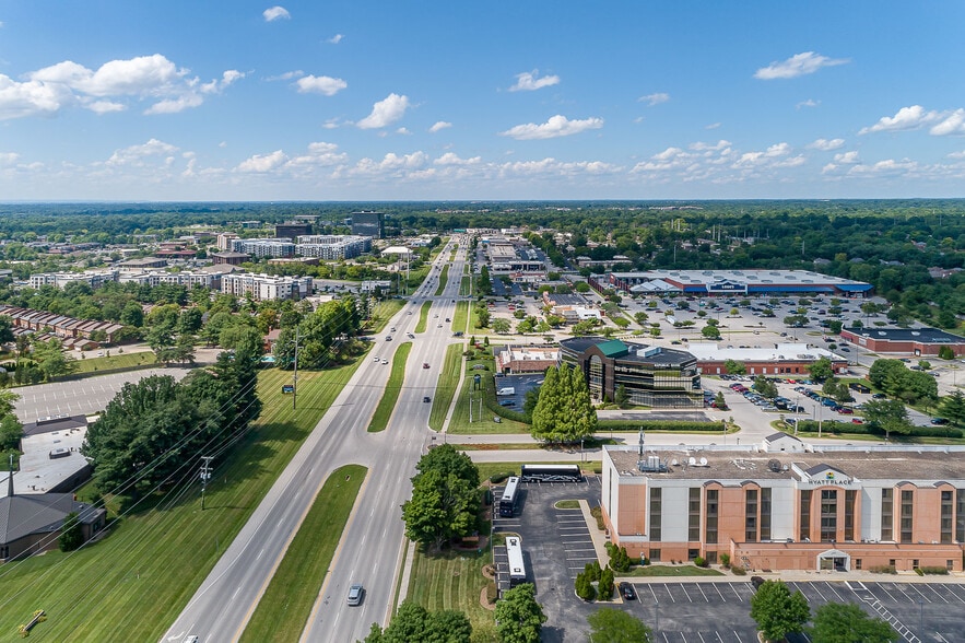 More Photos Of 661 S Hurstbourne Pky, Louisville Office For Sale