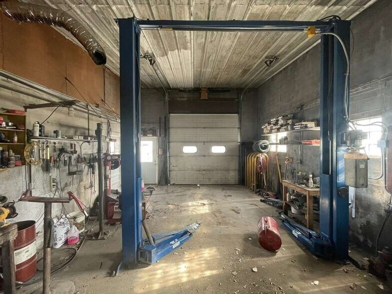 More Photos Of 402 E Main St, Chambers Service Station For Sale