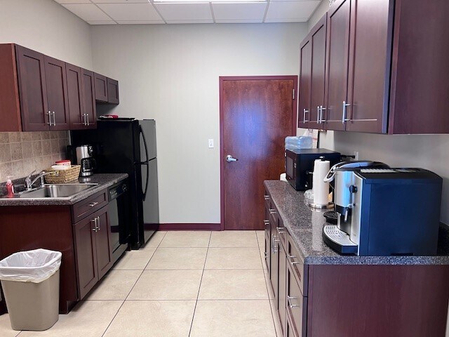 More Photos Of 311 Carroll Dr, New Castle Warehouse For Lease