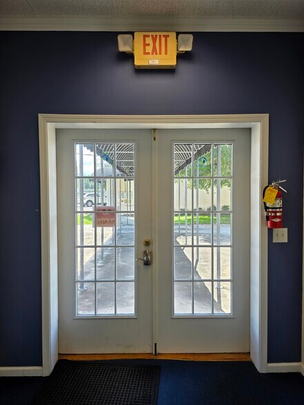 More Photos Of 161 Knight Avenue Cir, Waycross Medical For Lease