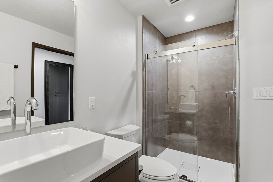 More Photos Of 171 E Rhine St, Elkhart Lake Apartments For Sale