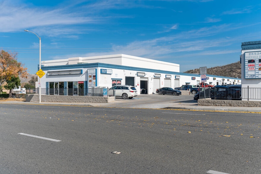 More Photos Of 26536 Ruether Ave, Santa Clarita Warehouse For Lease