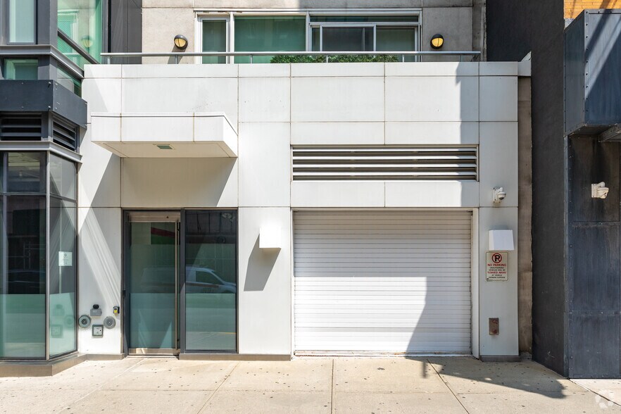 More Photos Of 261 W 28th St, New York Apartments For Sale