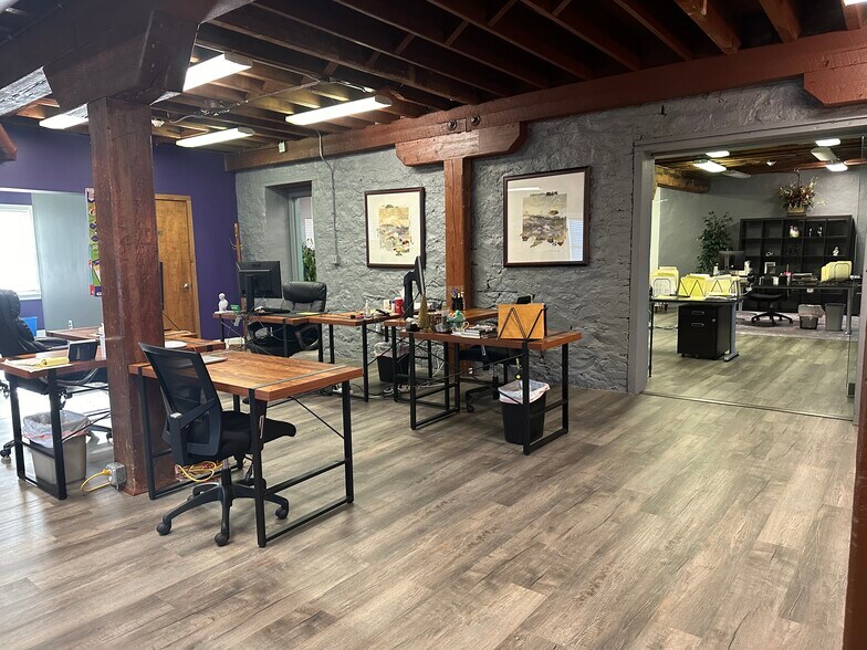 More Photos Of 10 N Main St, Yardley Office For Lease