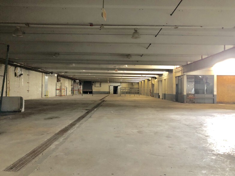More Photos Of 80-90 North St, Park Forest Manufacturing For Lease