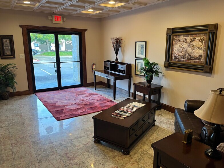 More Photos Of 2429 Earl Rudder Fwy, College Station Office For Lease