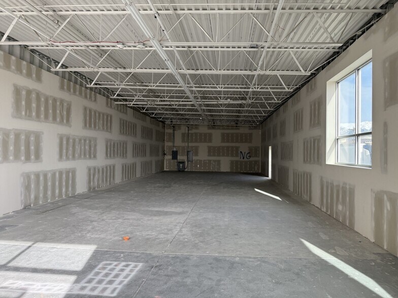 More Photos Of 2010 N Main St, Layton Self Storage For Lease