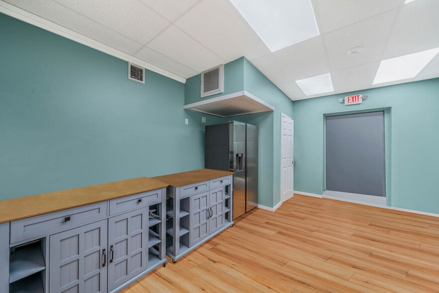 More Photos Of 35 W Main St, Smithtown Storefront Retail Office For Sale