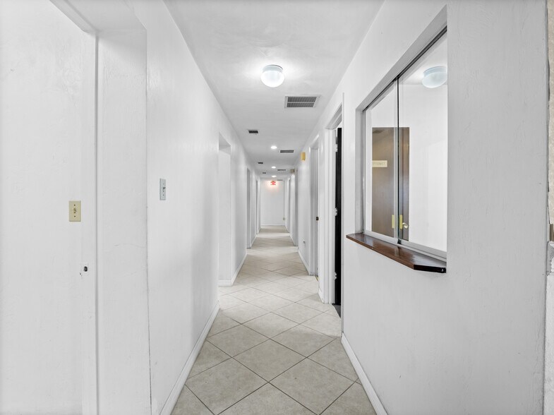 More Photos Of 4015 N Highway 1, Cocoa Office For Lease