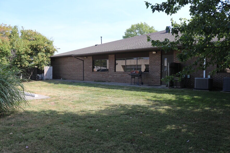 More Photos Of 801 S Durkin Dr, Springfield Office For Sale