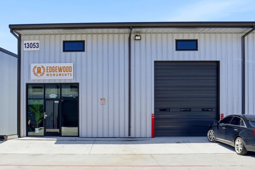 More Photos Of 13053 Harmon Rd, Fort Worth Warehouse For Sale