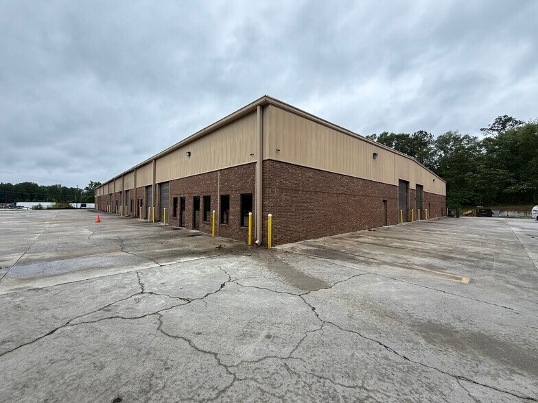 More Photos Of 298 Reynolds Rd, Hiram Warehouse For Lease