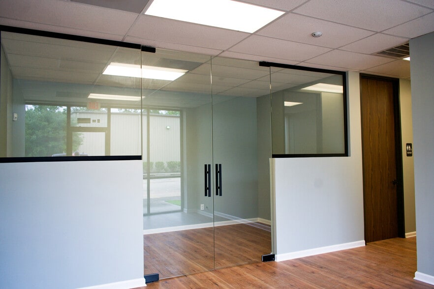 More Photos Of 8717 Humble Westfield Rd, Humble Warehouse For Sale